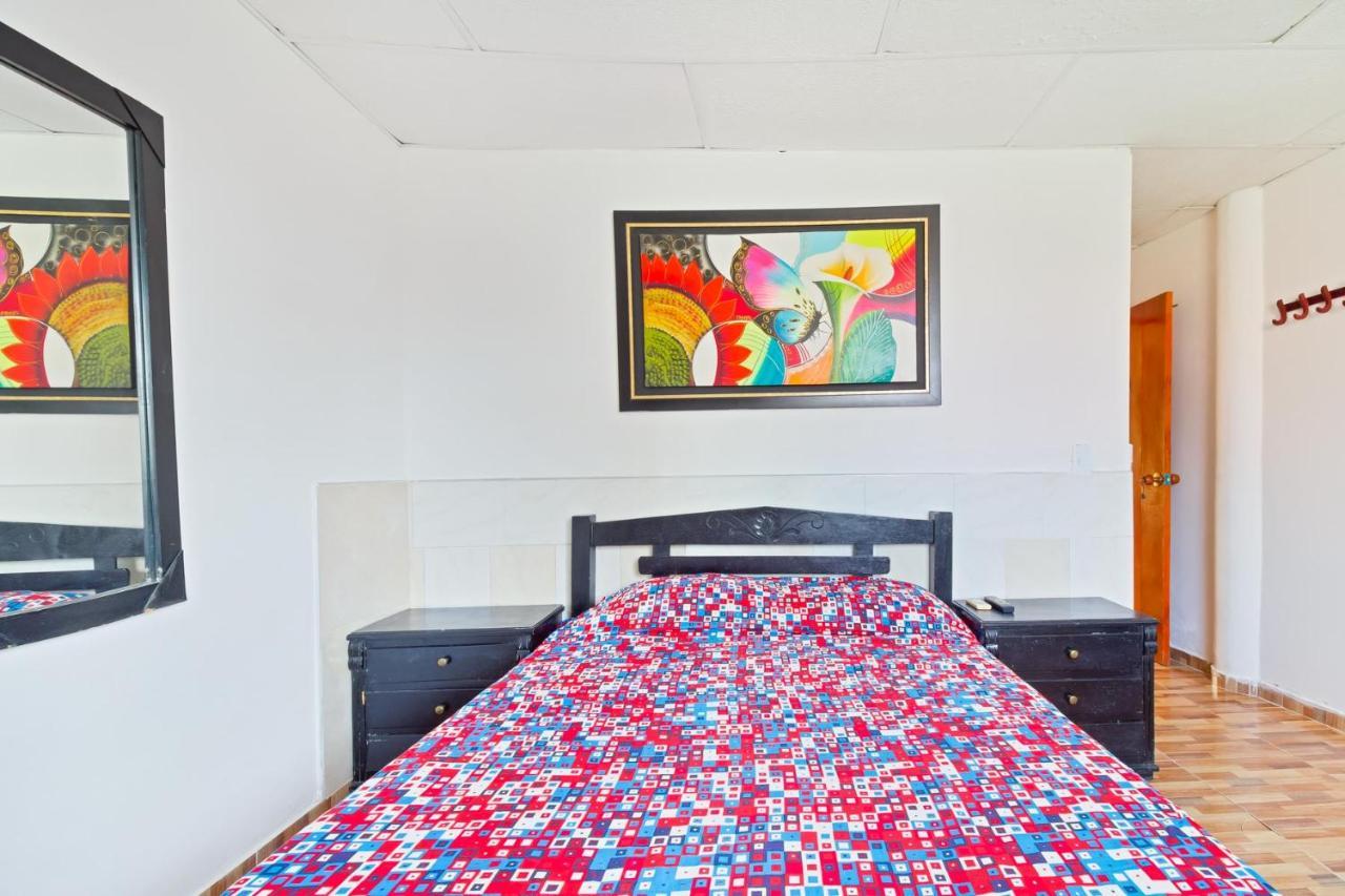 Casa Nurandy Pensión *